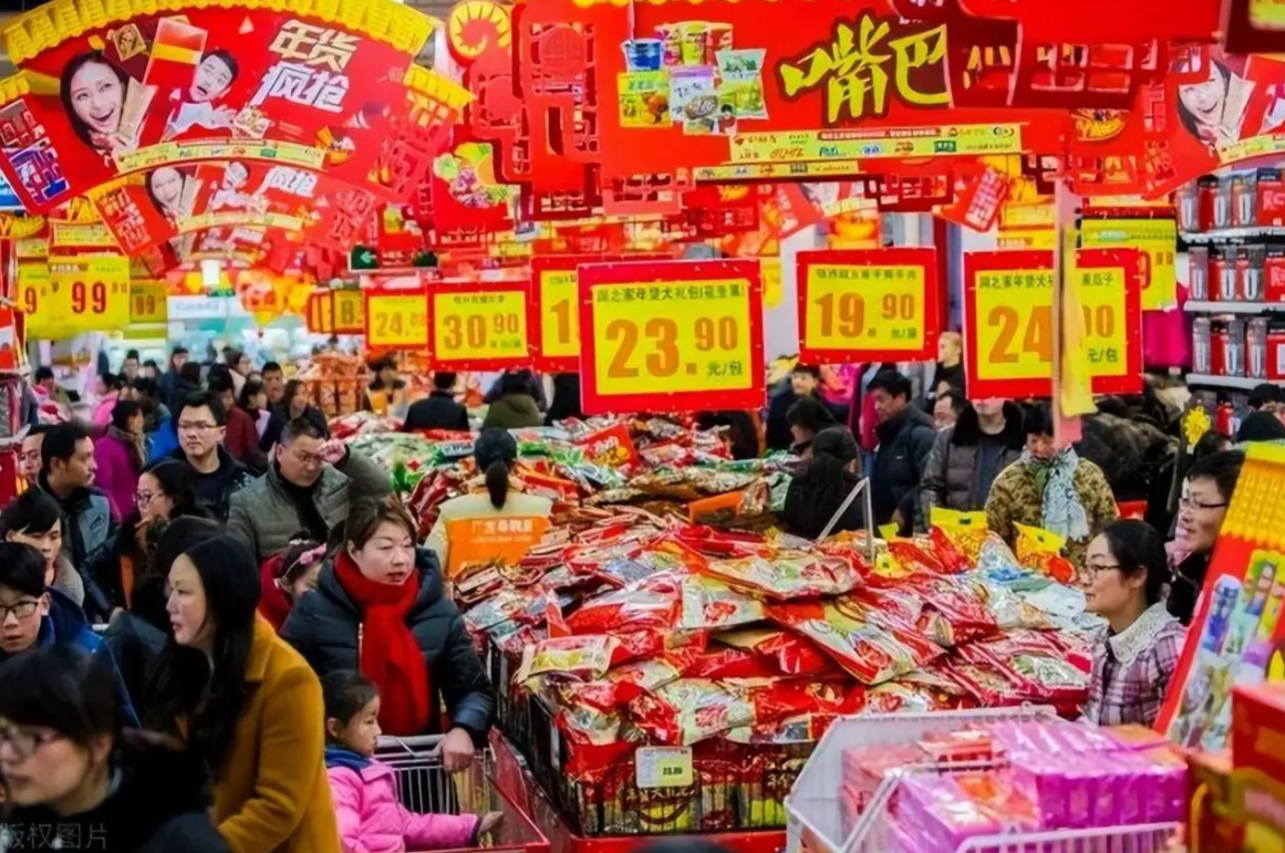 开云-春节将近，提前买好这5种年货。超市员工：很可能要“大涨价”！